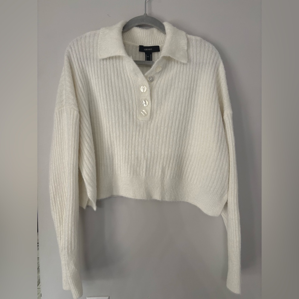 Cream V-Neck Cropped Sweater | Size Medium